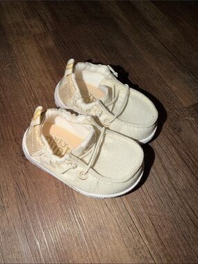 Baby Hey Dudes Lildudes NWOT no size but fit a 3/4 imo